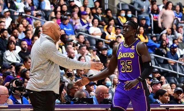 加时末段突围战来临，萨克拉门托国王围绕欧篮联手感冰凉，媒体盛赞，轮换策略成焦点的简单介绍