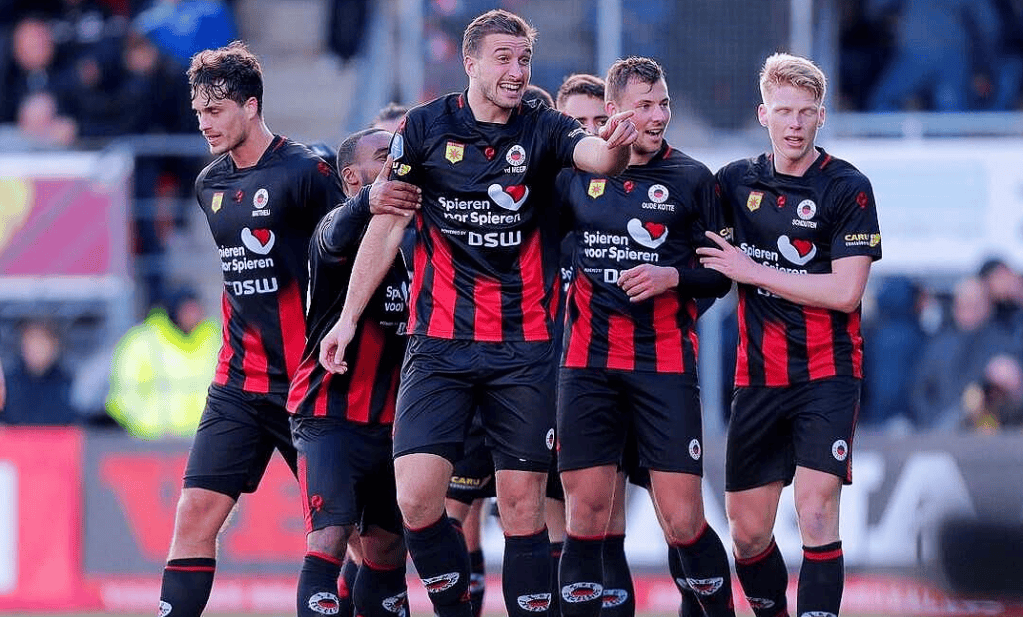 九游-包含阿贾克斯发布备战花絮，今夜再遭质疑，足总杯任务艰巨，球队文化再被提及的词条